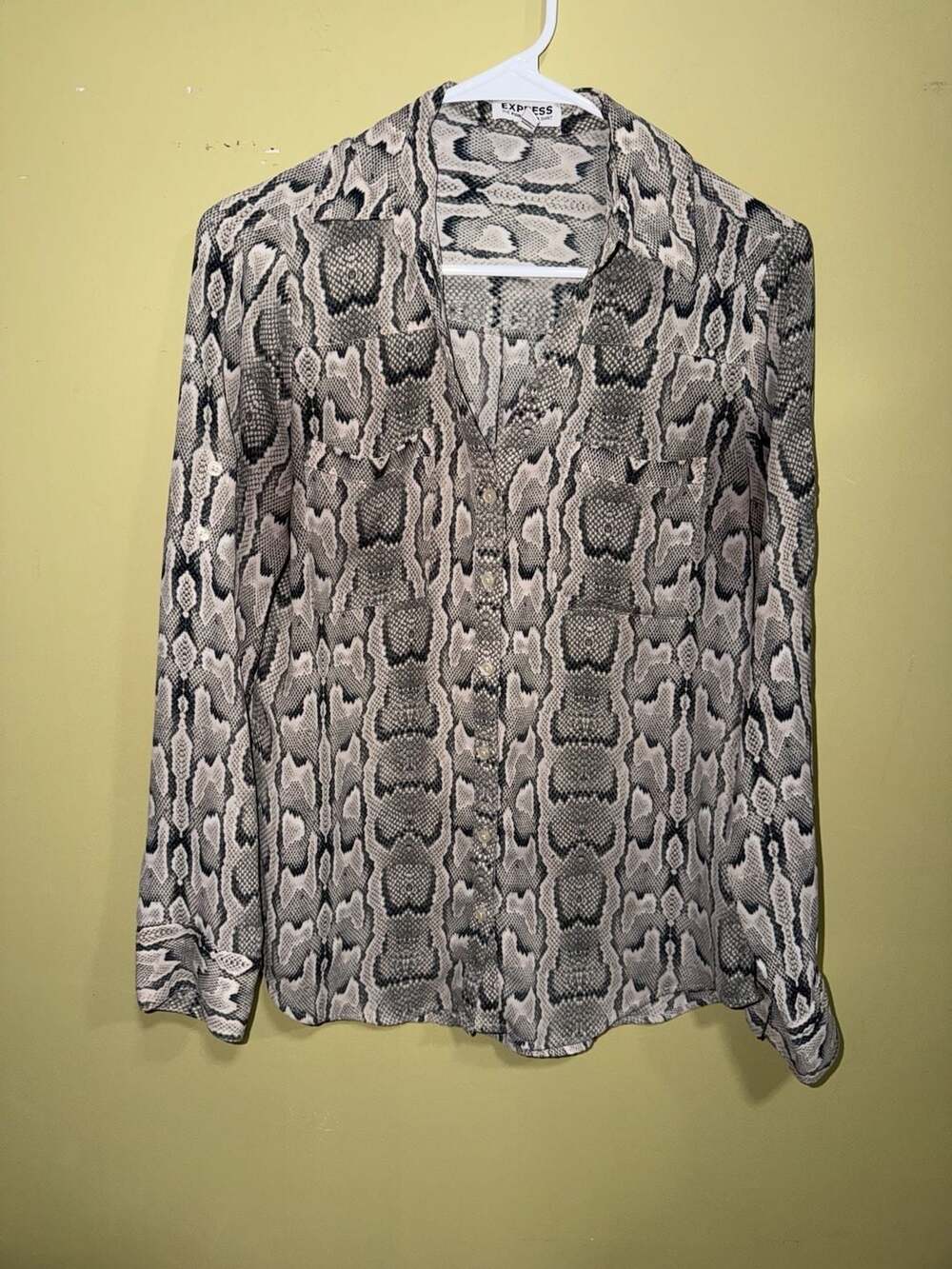 Express The Portofino Shirt Womens Small Gray Snakeskin Print Button Up